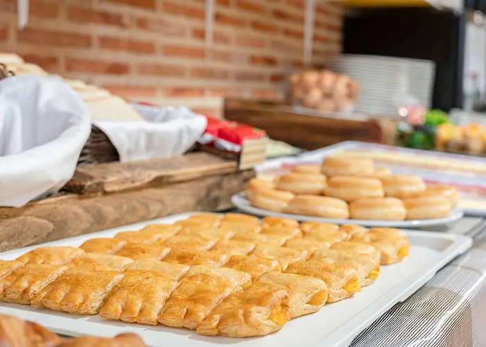 Готель Corregidor 2*